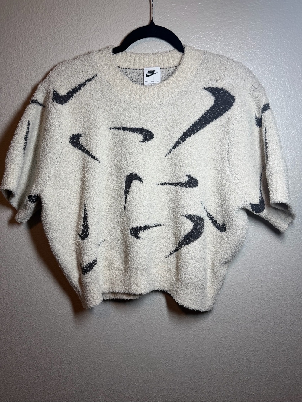 Nike Cream Bouclé Short-Sleeve Crewneck Sweater with Black Swoosh Print XXL
